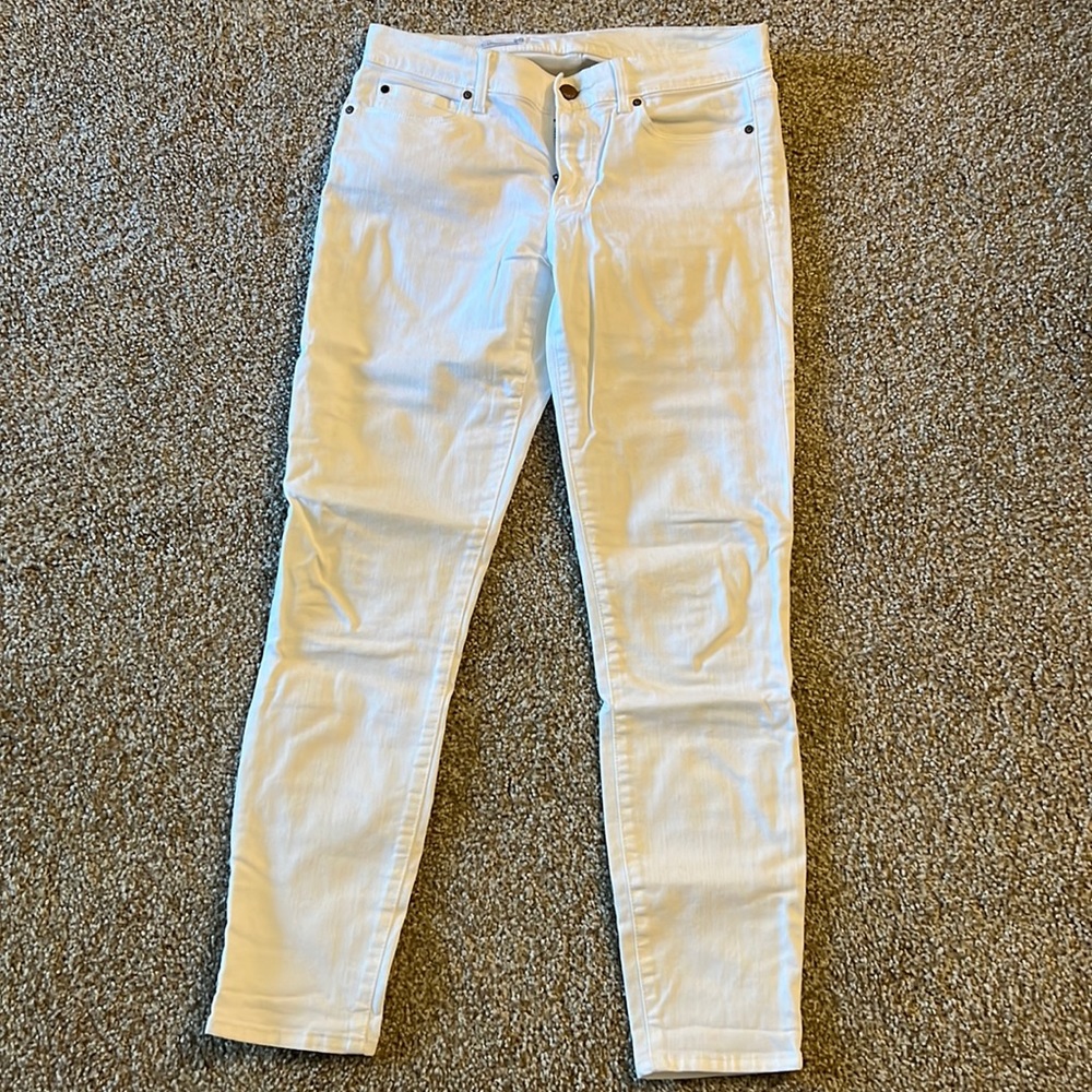 Gap white legging jeans, size 25, 26.75 inch inseam, ankle length